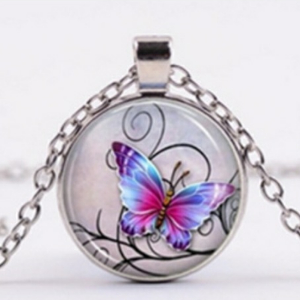 New Stunning Pendant with Free 18" Chain!